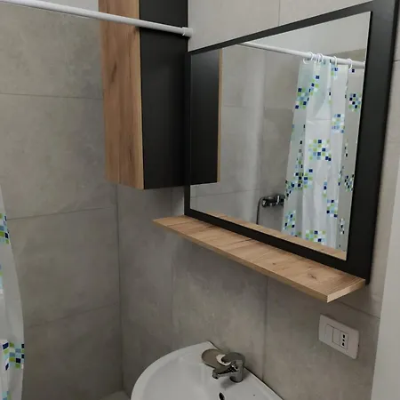 Miqesia 1 Apartamento *