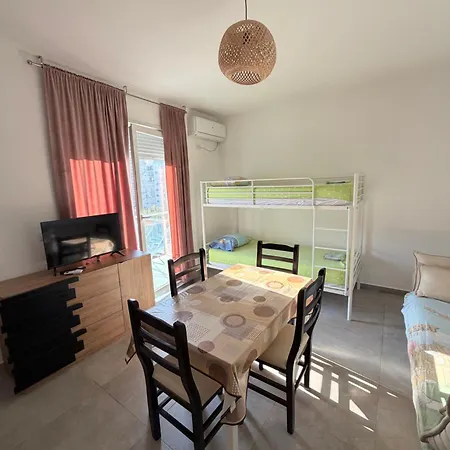 Apartment Miqesia 1