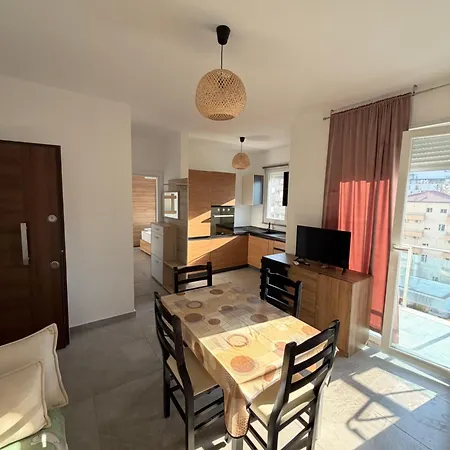 Apartment Miqesia 1 *